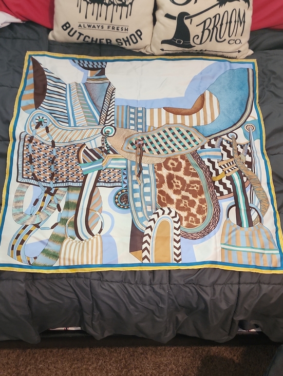 Hermes Accessories - Authentic Hermes Silk Hermès "La Selle Imaginaire" Carré 90 Silk Scarf